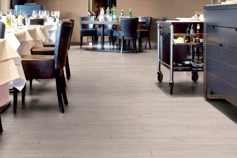 Кварцевый паркет в коммерческих помещениях: решение для офисов, магазинов и гостиниц