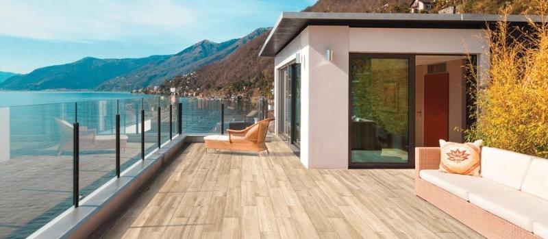 Хотите преобразить балкон с помощью кварц-винила? Эта статья для вас!