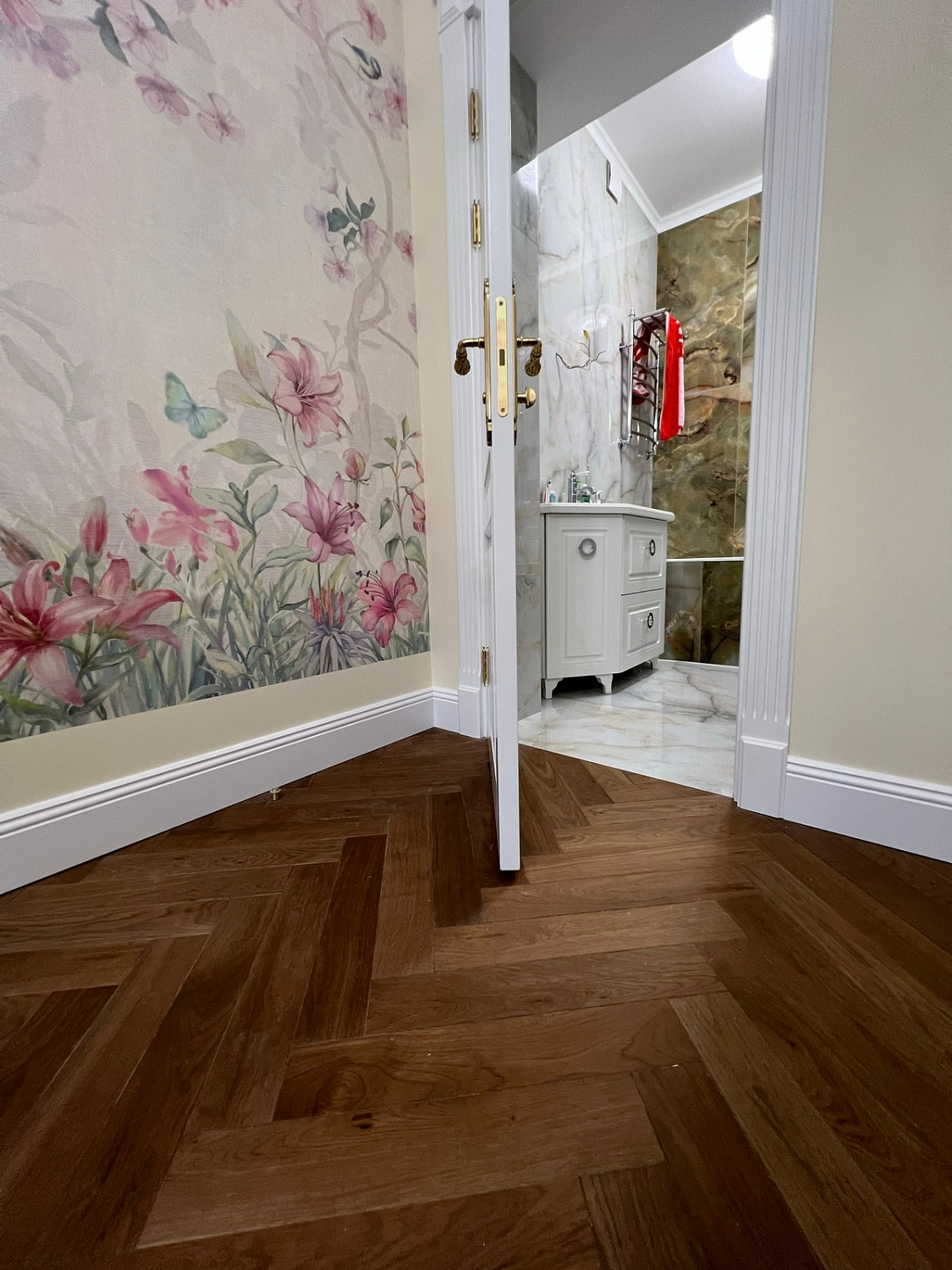 Монтаж плинтуса