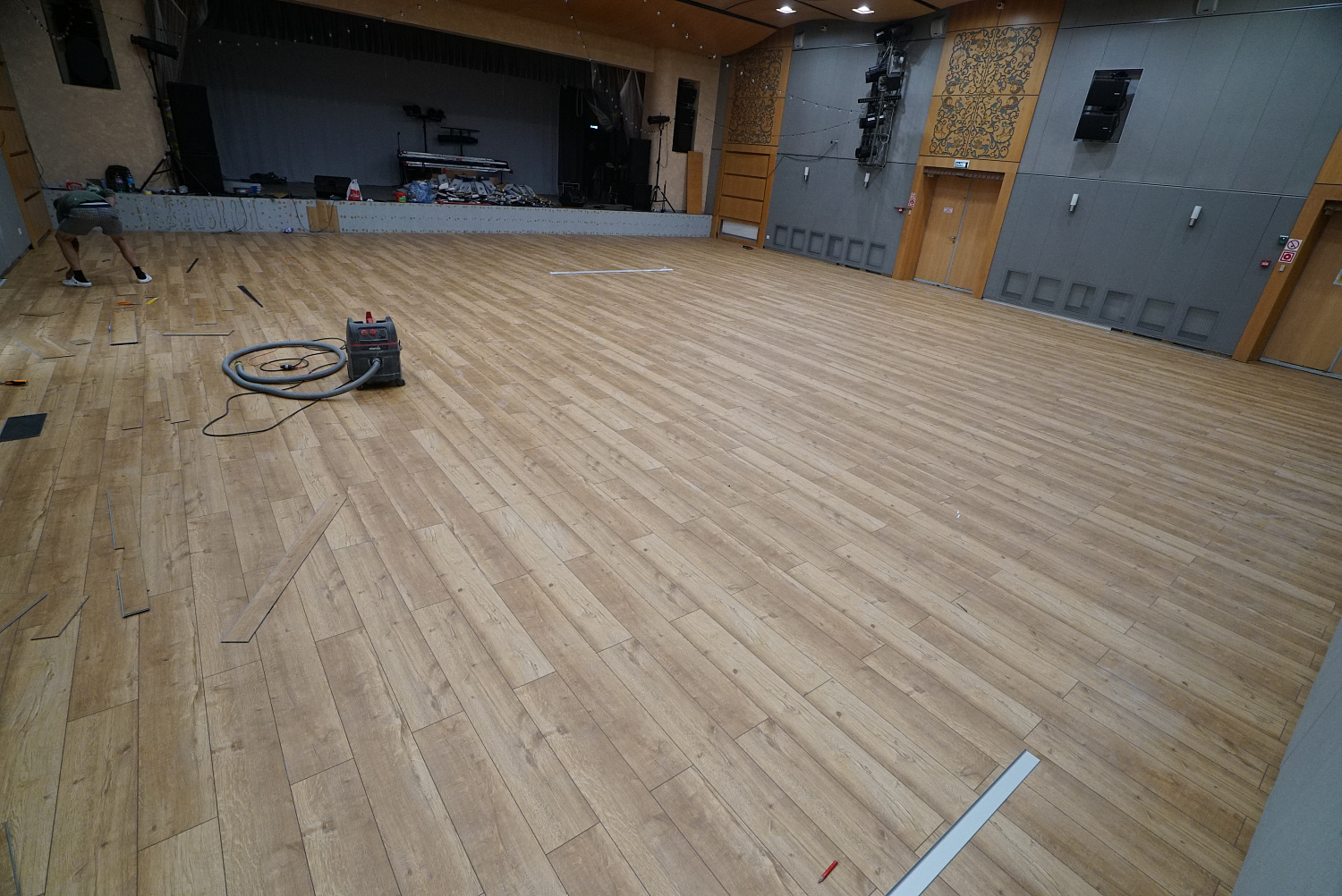 Укладка кварцвинила, SPC, LVT, ПВХ плитки и Кварц Паркета