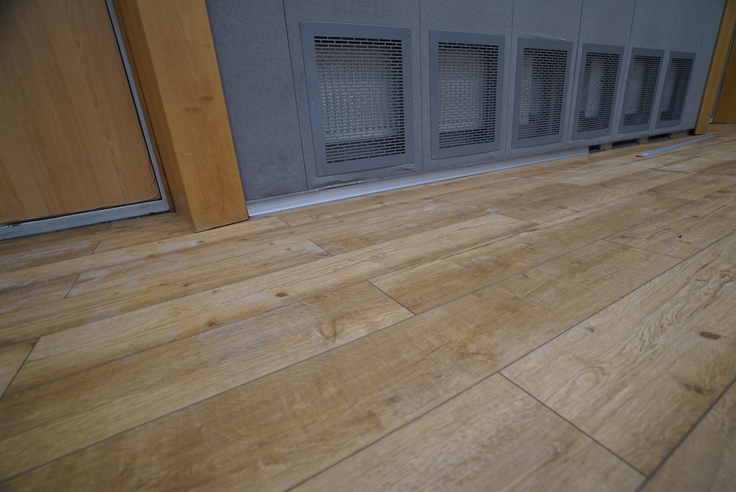 Укладка кварцвинила, SPC, LVT, ПВХ плитки и Кварц Паркета