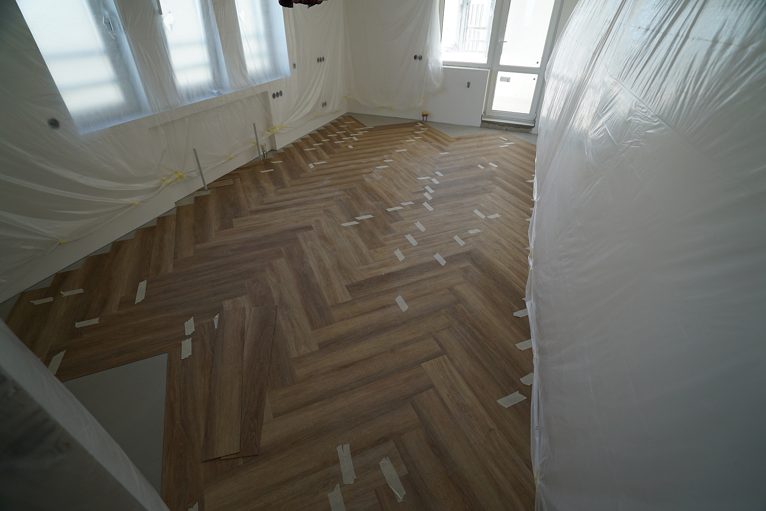 Укладка кварцвинила, SPC, LVT, ПВХ плитки и Кварц Паркета