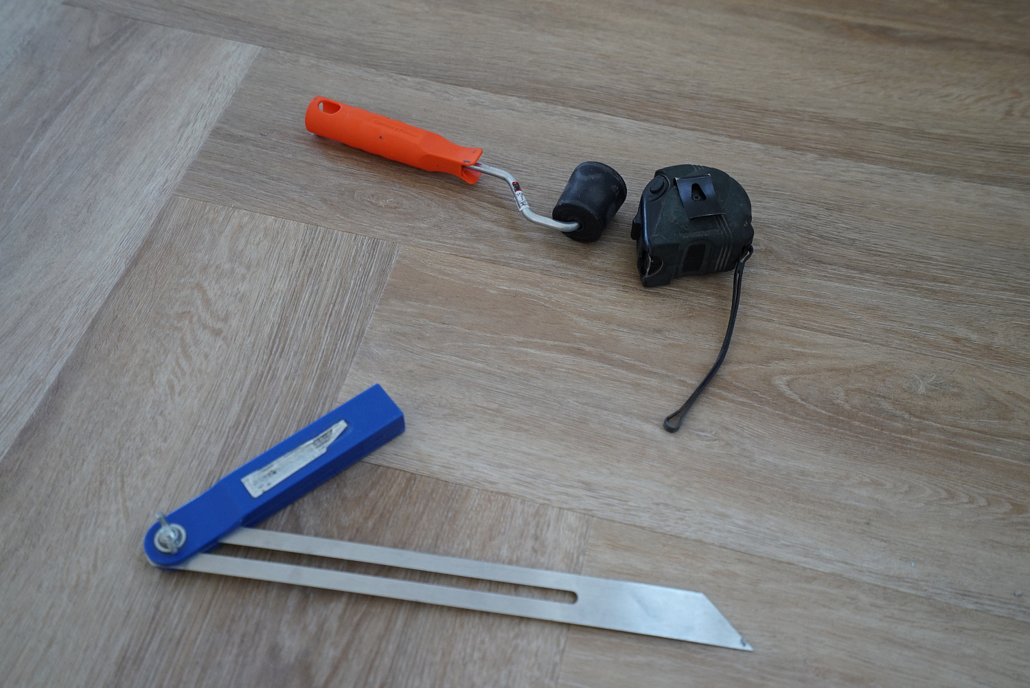 Укладка кварцвинила, SPC, LVT, ПВХ плитки и Кварц Паркета