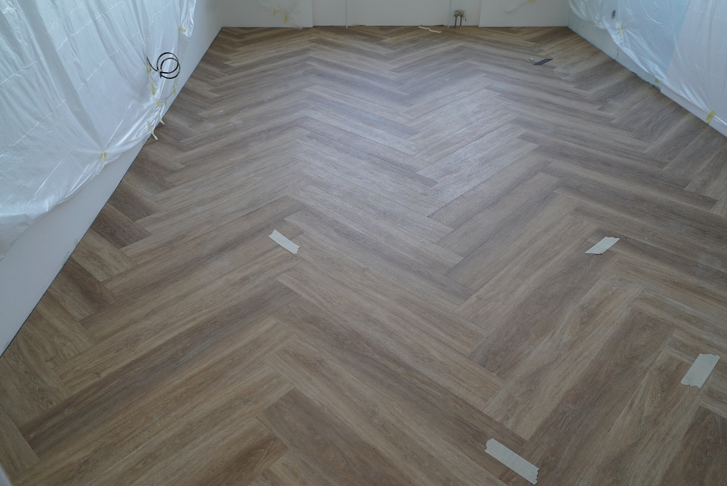 Укладка кварцвинила, SPC, LVT, ПВХ плитки и Кварц Паркета