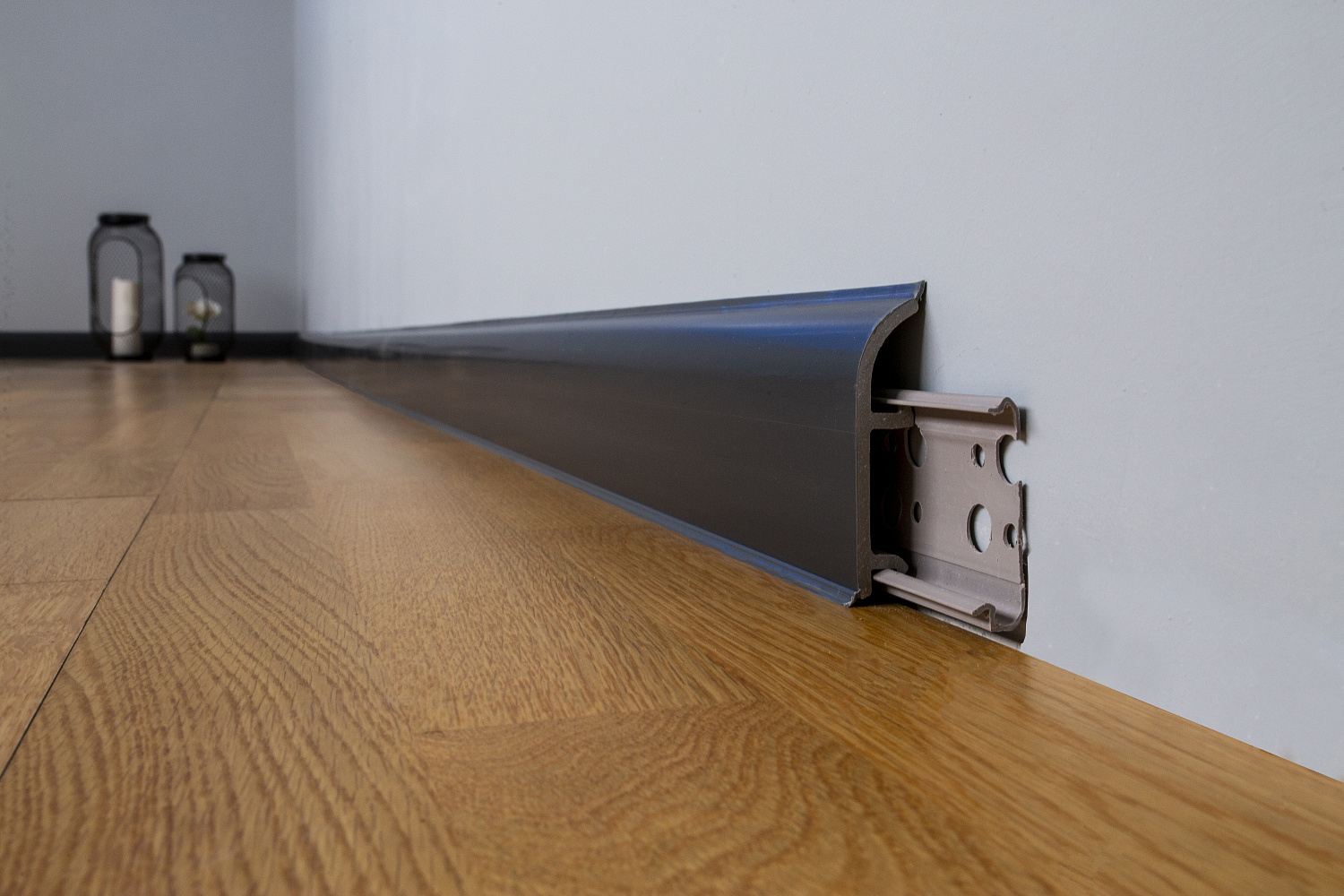 Плинтус для кварцвинила что выбрать