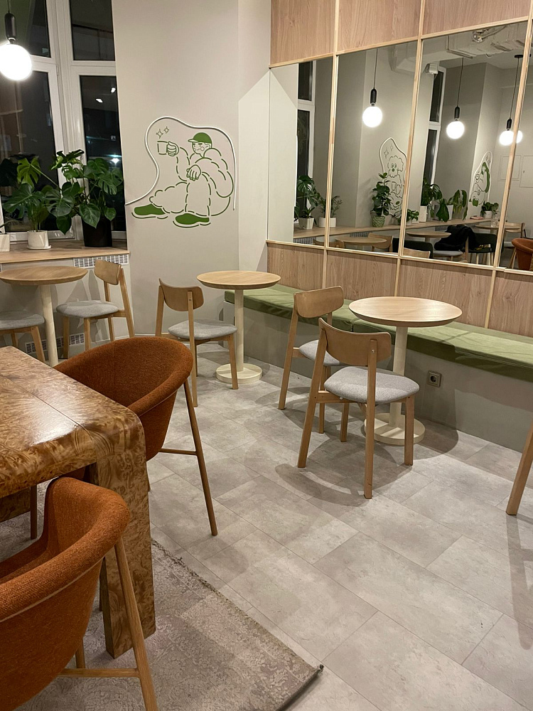 SPC плитка Bronix в кафе