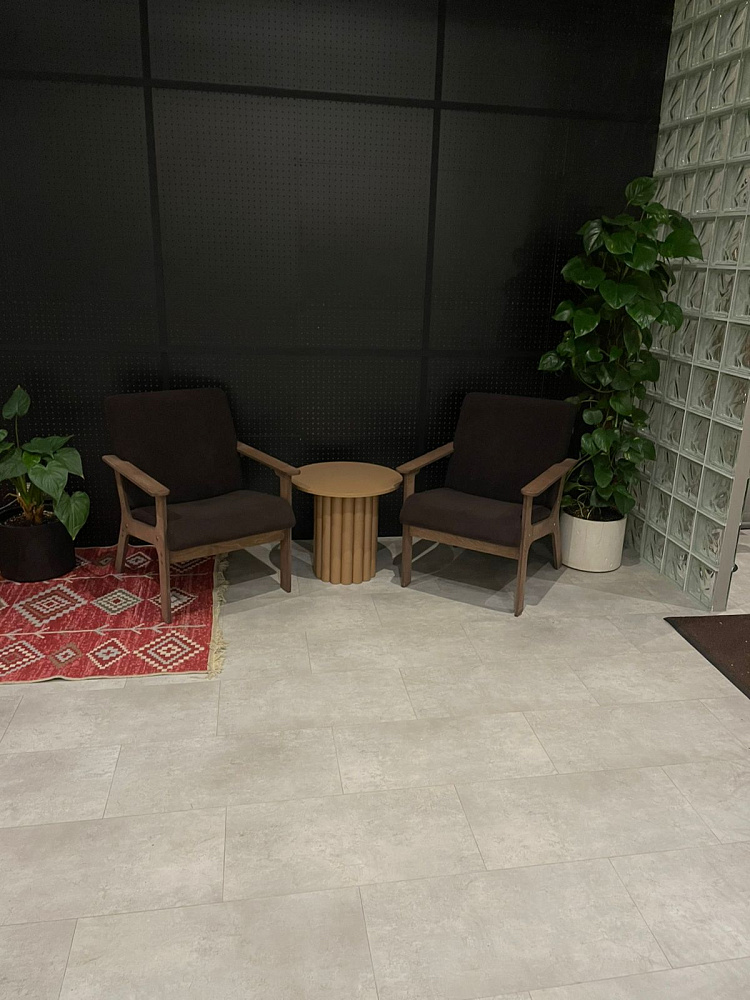 SPC плитка Bronix в кафе