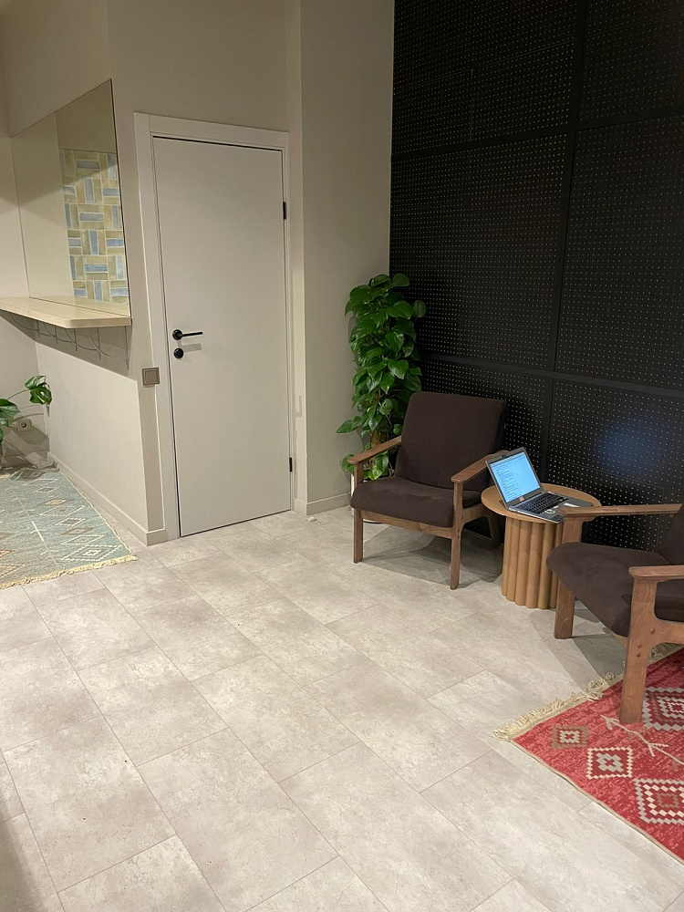 SPC плитка Bronix в кафе