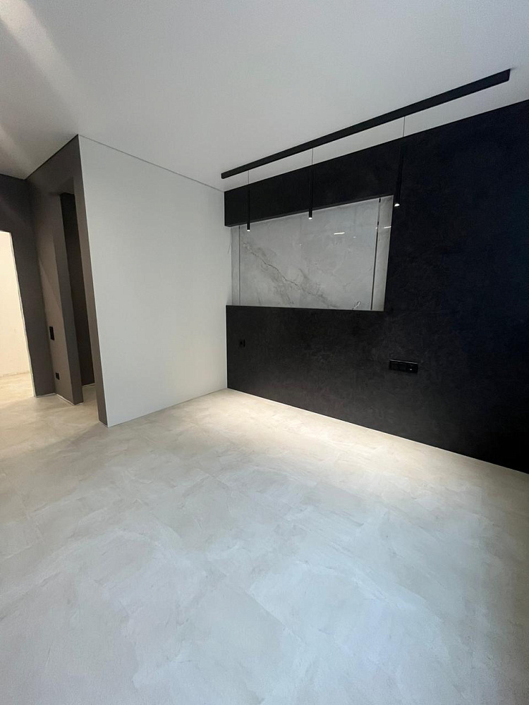 Клеевая плитка Vinilam на стены и пол