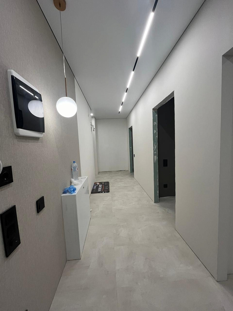 Клеевая плитка Vinilam на стены и пол