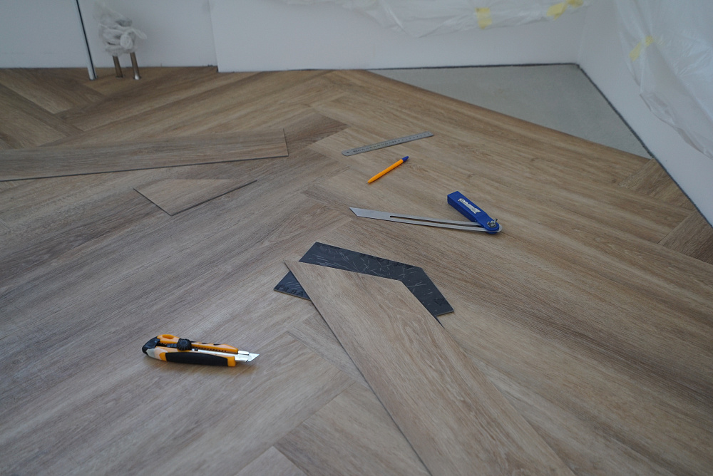 Клеевая плитка Vinilam PARQUET ёлка