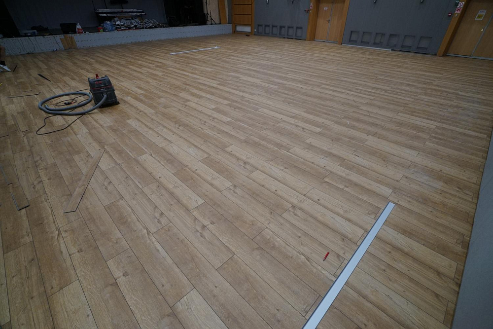 Каменный ламинат CM Floor в Еврейском центре