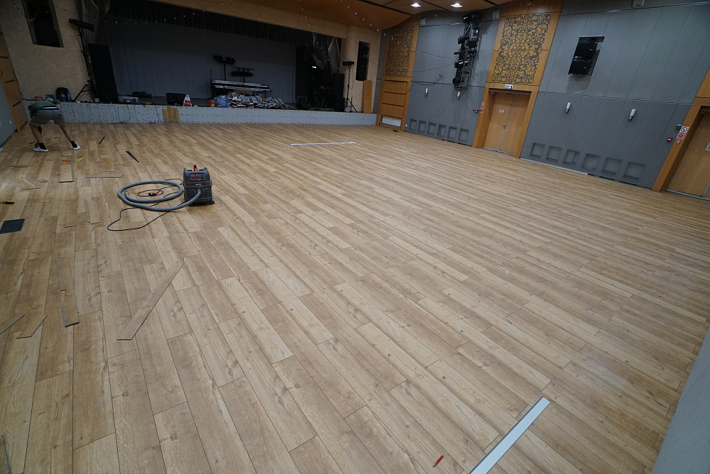 Каменный ламинат CM Floor в Еврейском центре
