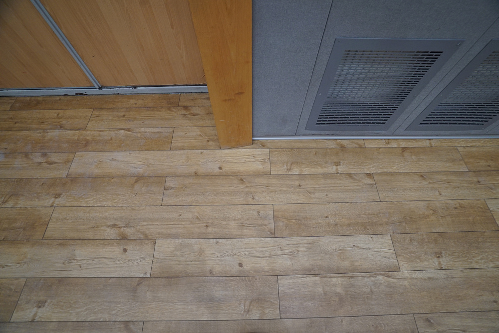 Каменный ламинат CM Floor в Еврейском центре