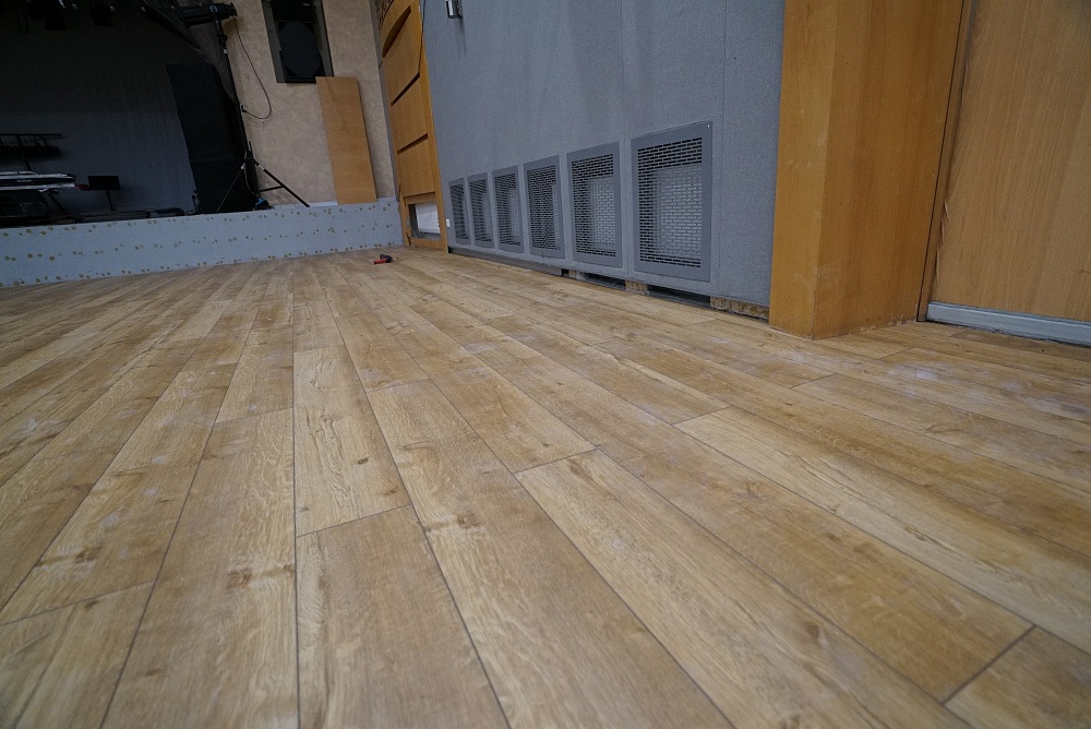 Каменный ламинат CM Floor в Еврейском центре