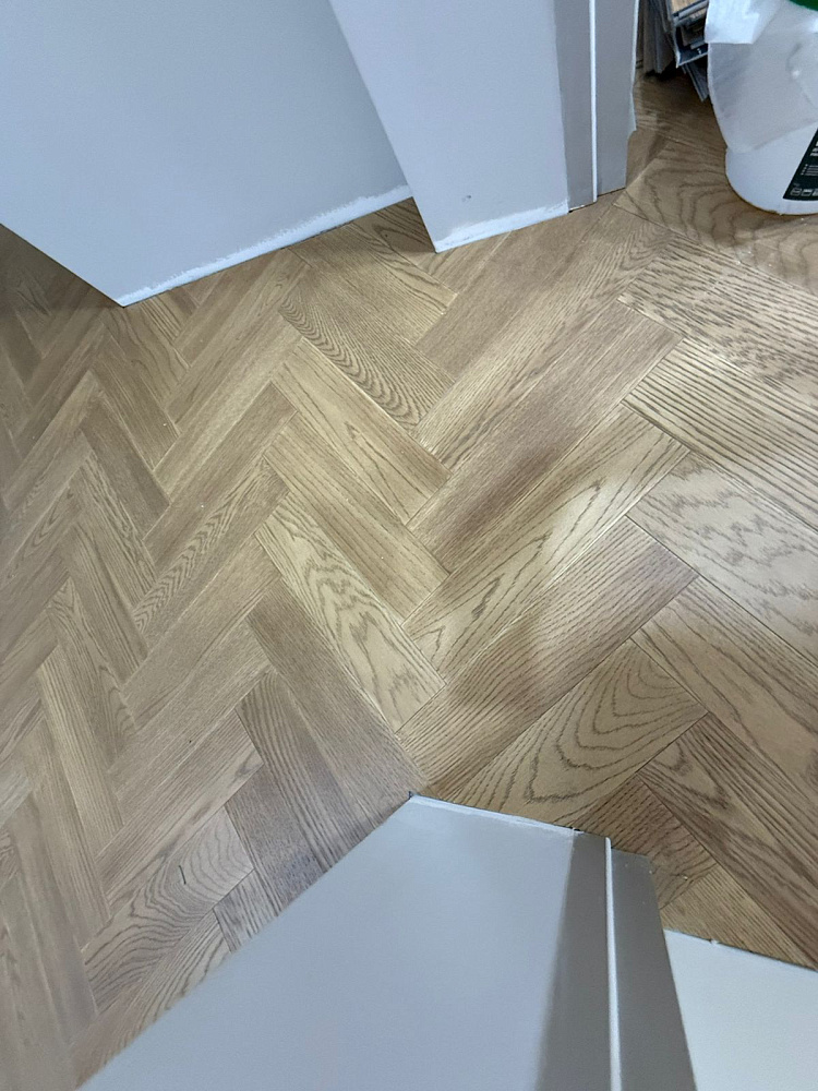 Укладка кварцевого паркета Штучный паркет Дуб Карельский